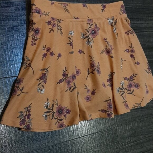 3/$20 Childrens Place 2pc Matching Set Floral Top Ruffled Skirt Smocked Summer - Picture 7 of 14